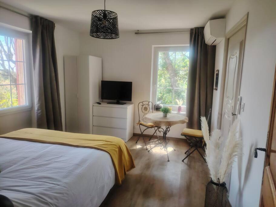 Domaine Des Petites Soeurs A 800M Du Centre Historique Avec 5200M2 De Parc Arbore Vence Exteriér fotografie